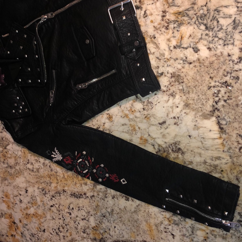 Leather Jacket!!! - Picture 2 of 8